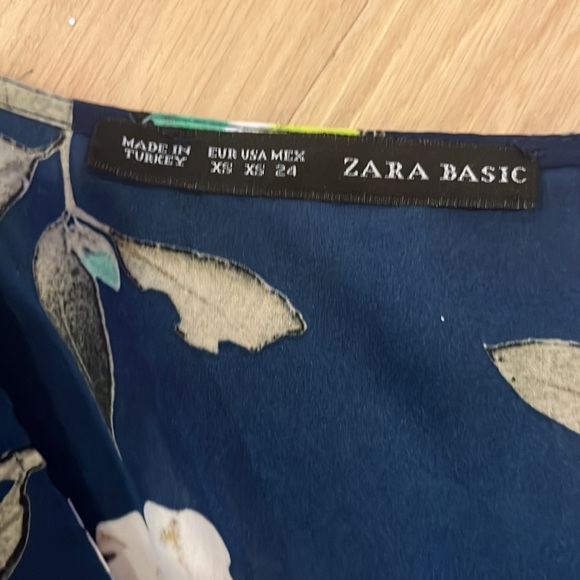 Zara Blouse - Picture 3 of 4
